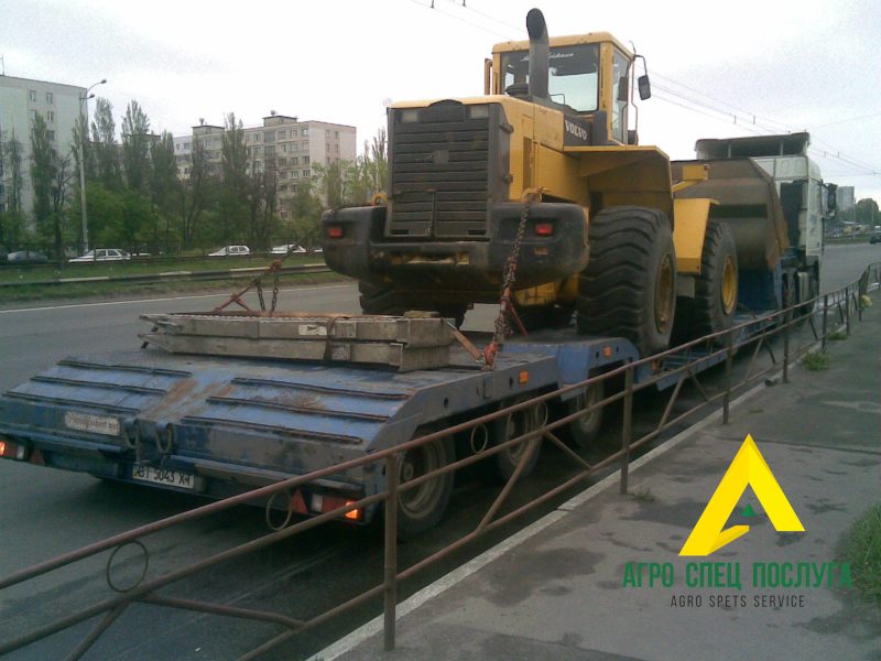 Перевозка негабарита: фронтальный погрузчик