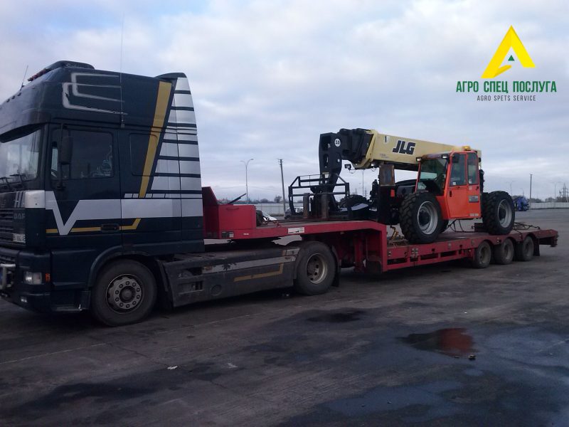 Перевозка негабарита: вилочный погрузчик JLG